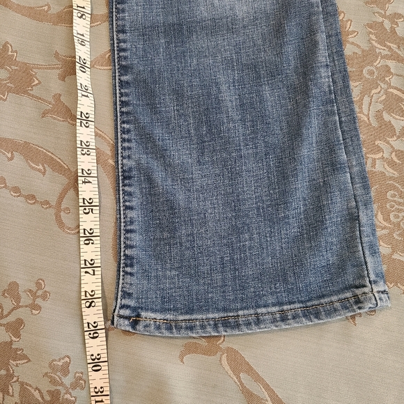 Levi's Curvy Bootcut Mid Rise Blue Jeans Women's Size 31 / 12 Short - Picture 13 of 14